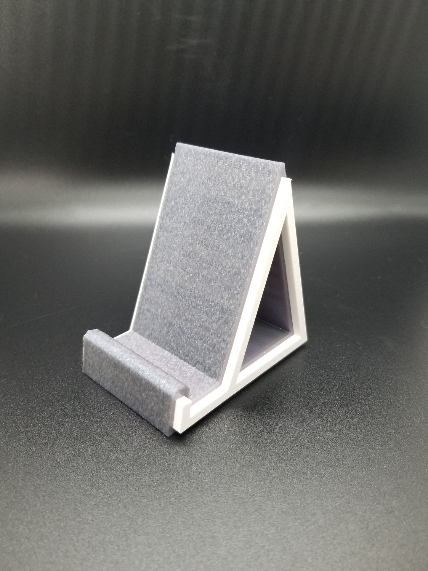 Heart Loop Phone Stand