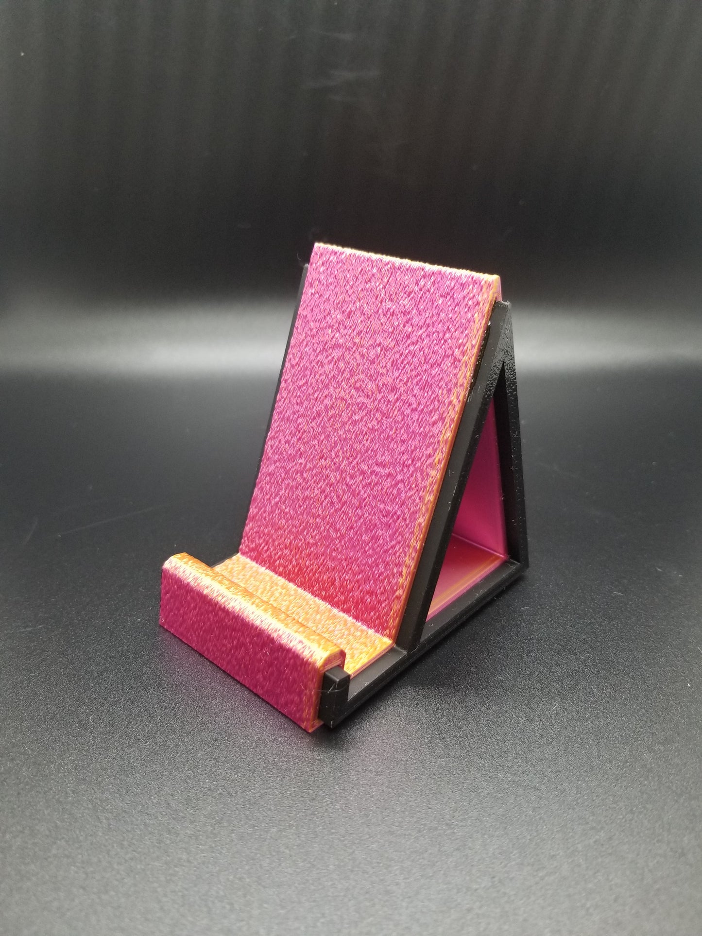 Heart Loop Phone Stand