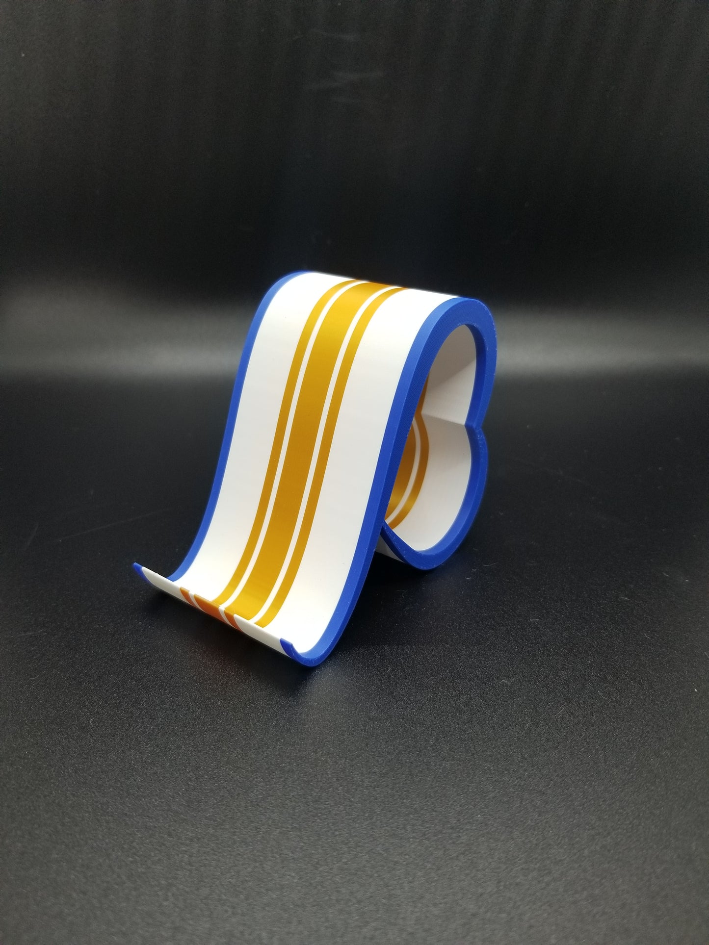 Heart Loop Phone Stand