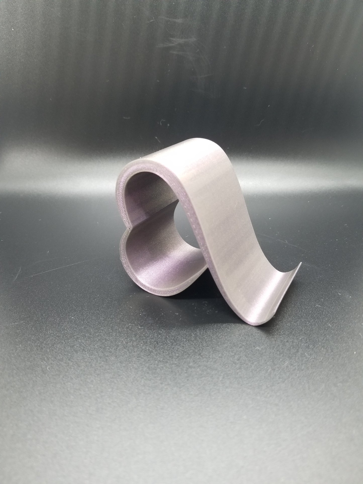 Heart Loop Phone Stand