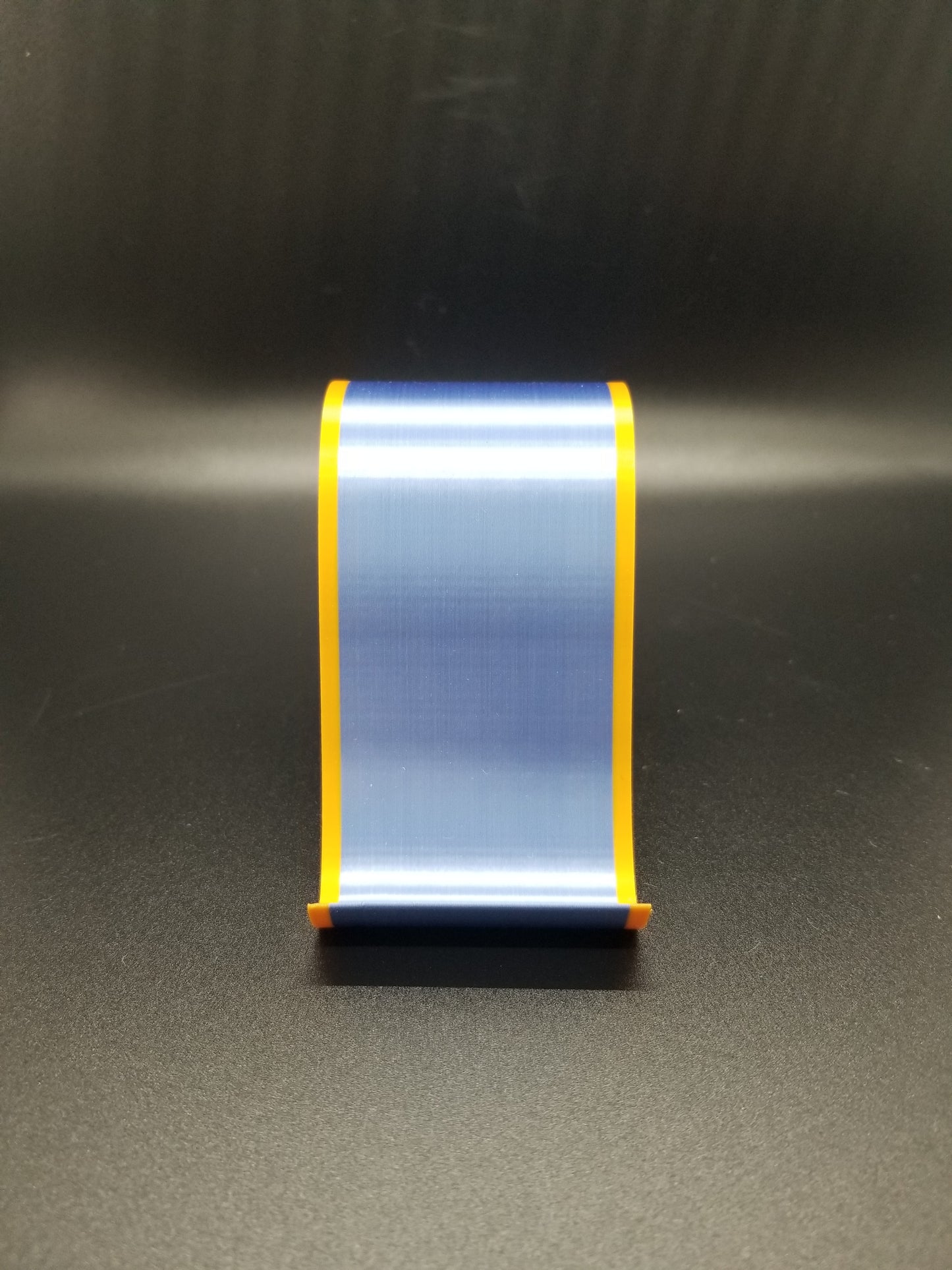 Heart Loop Phone Stand