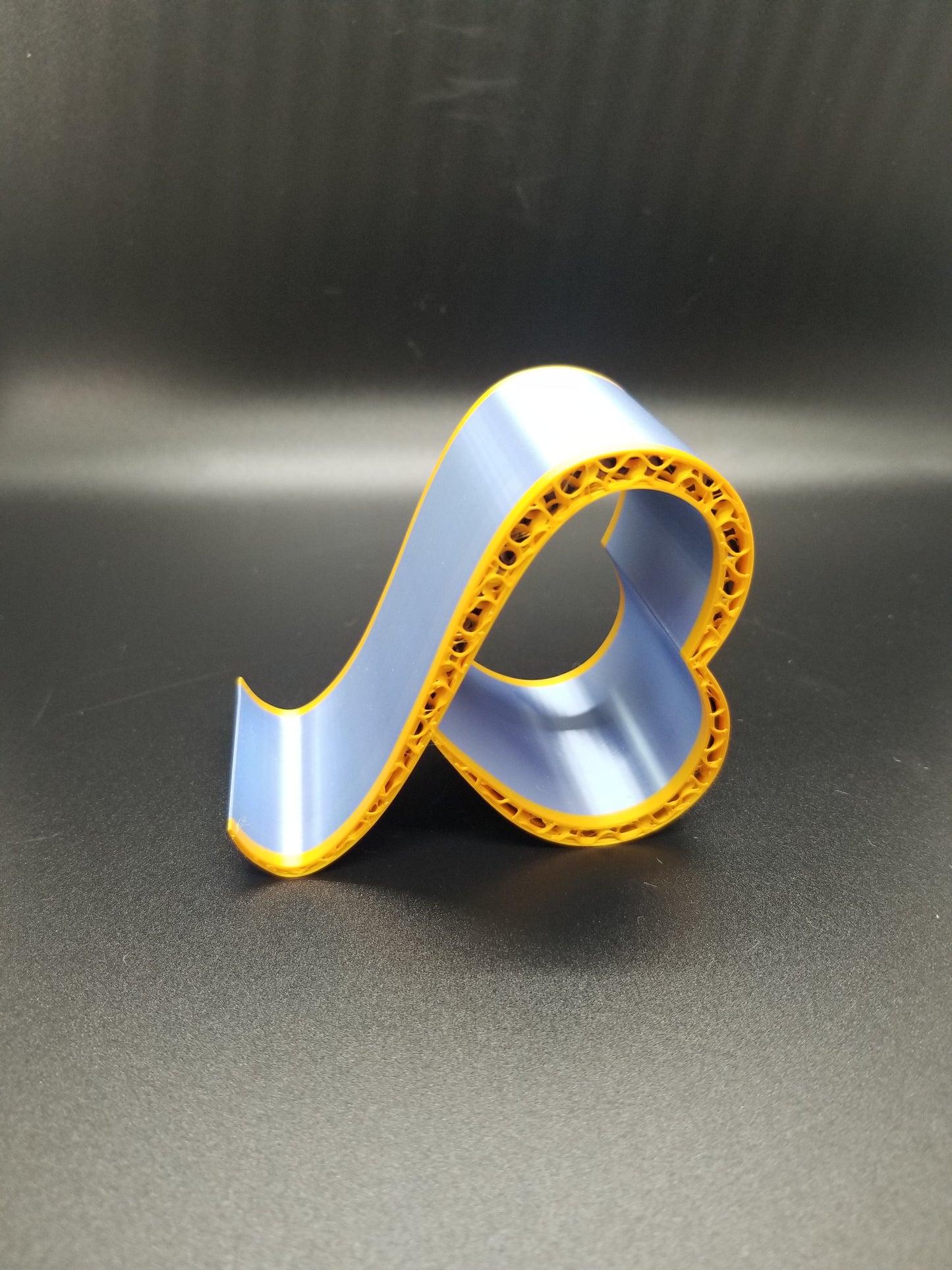 Heart Loop Phone Stand