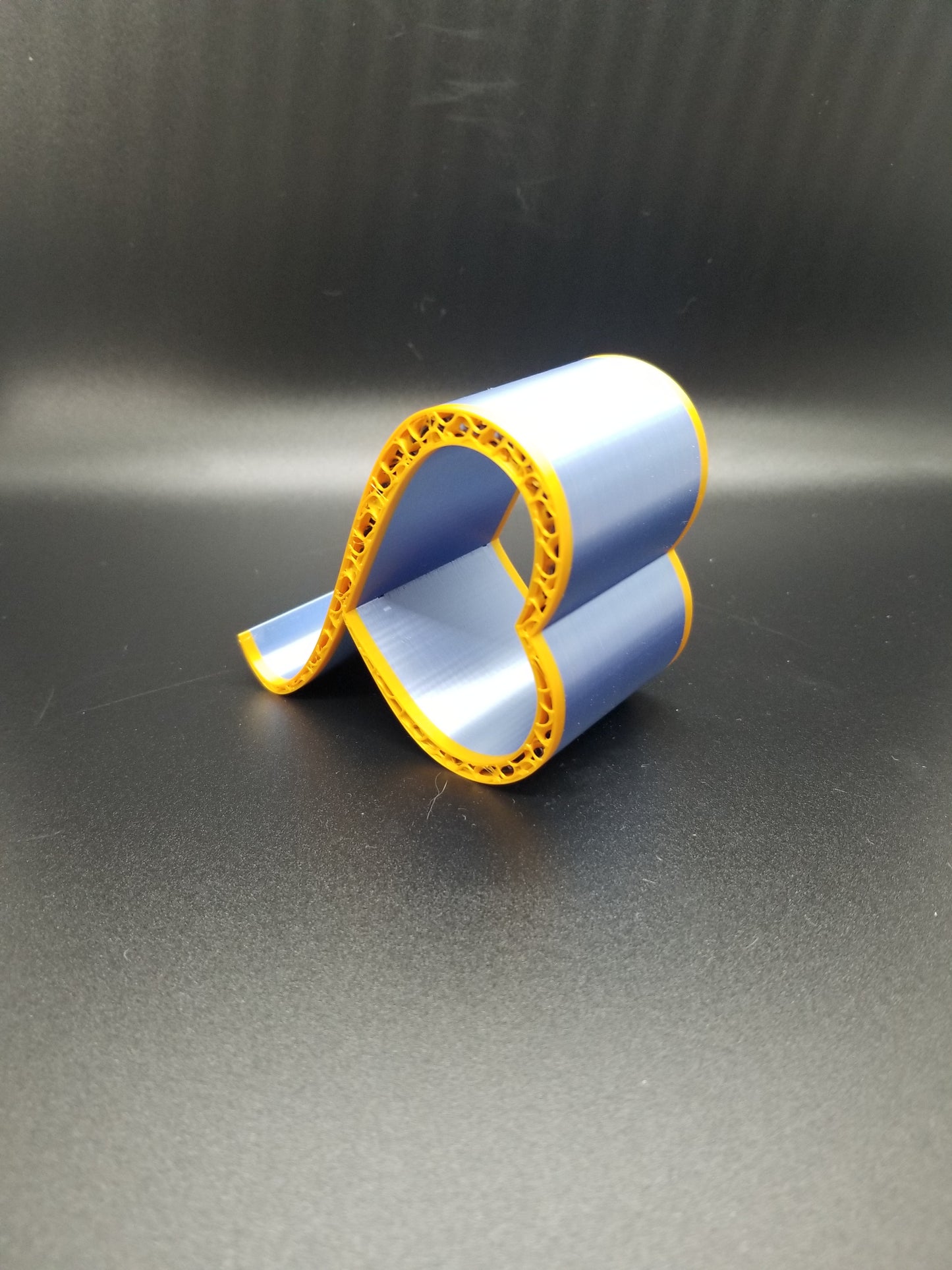 Heart Loop Phone Stand