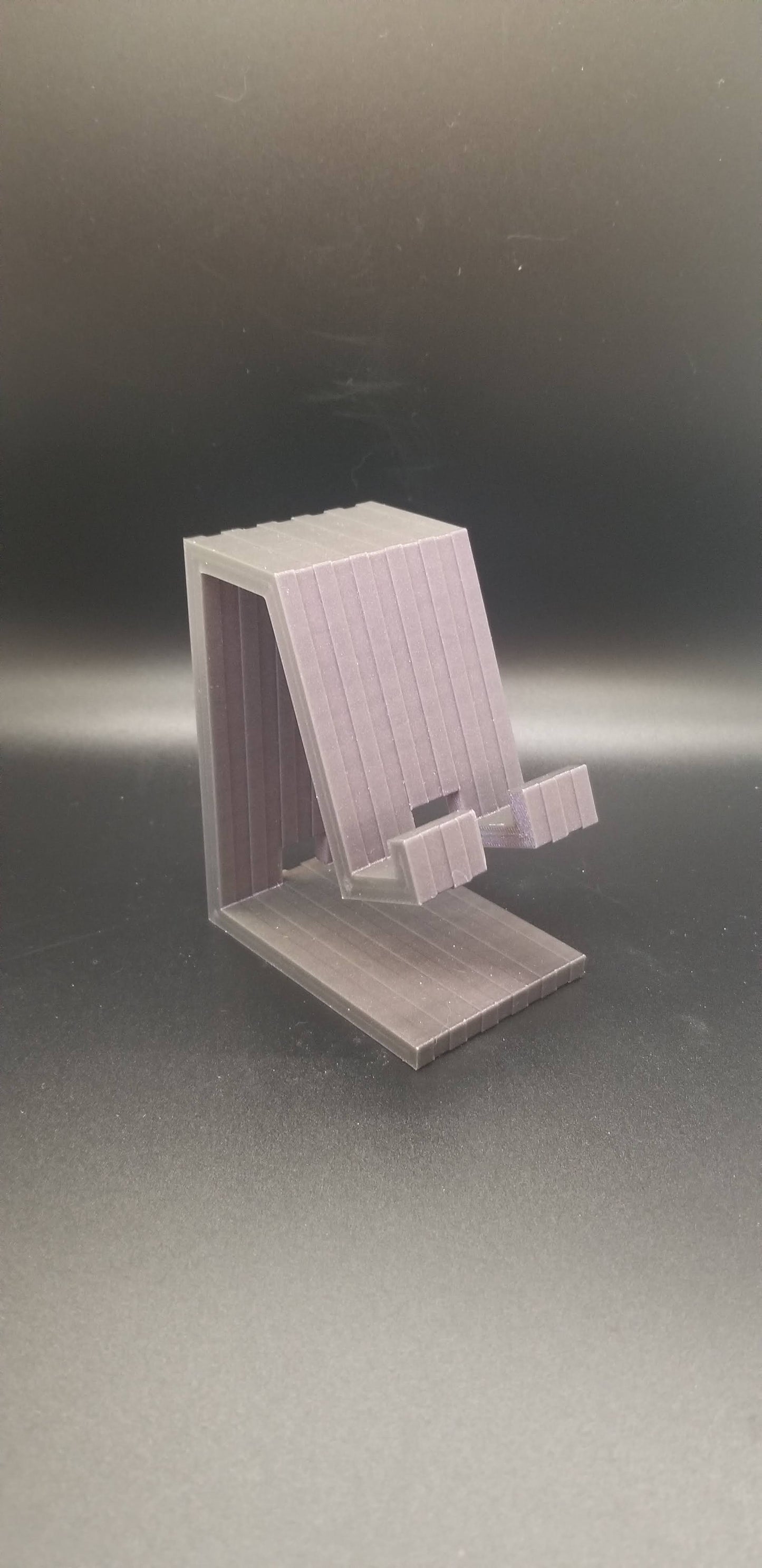 Heart Loop Phone Stand