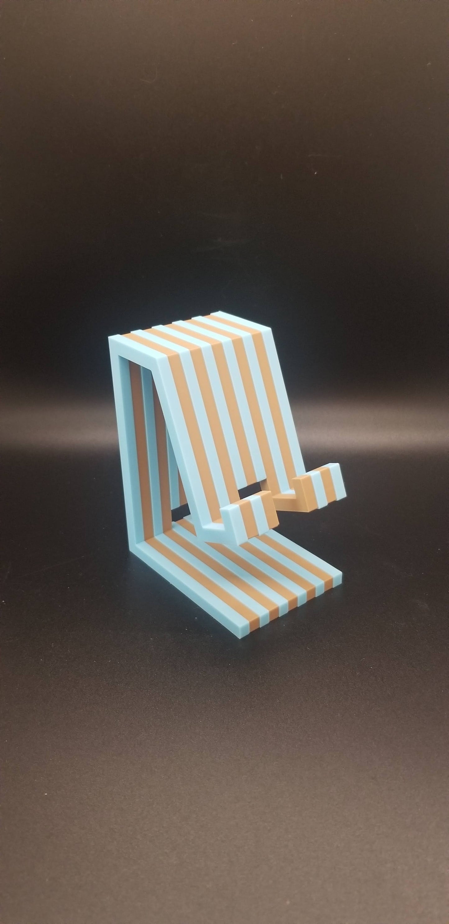 Heart Loop Phone Stand