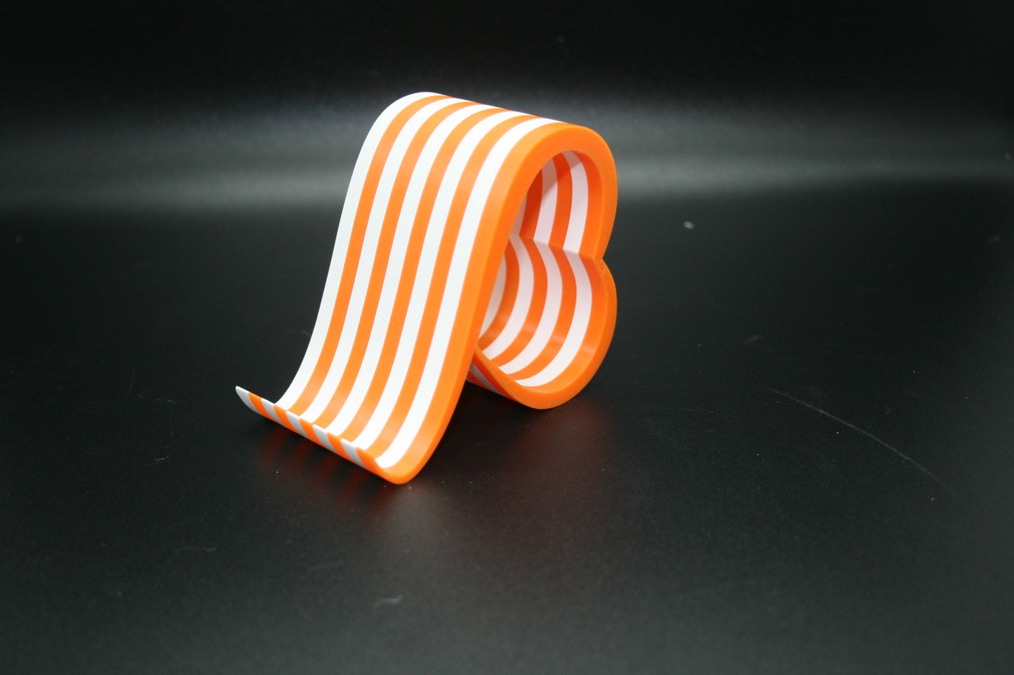 Heart Loop Phone Stand