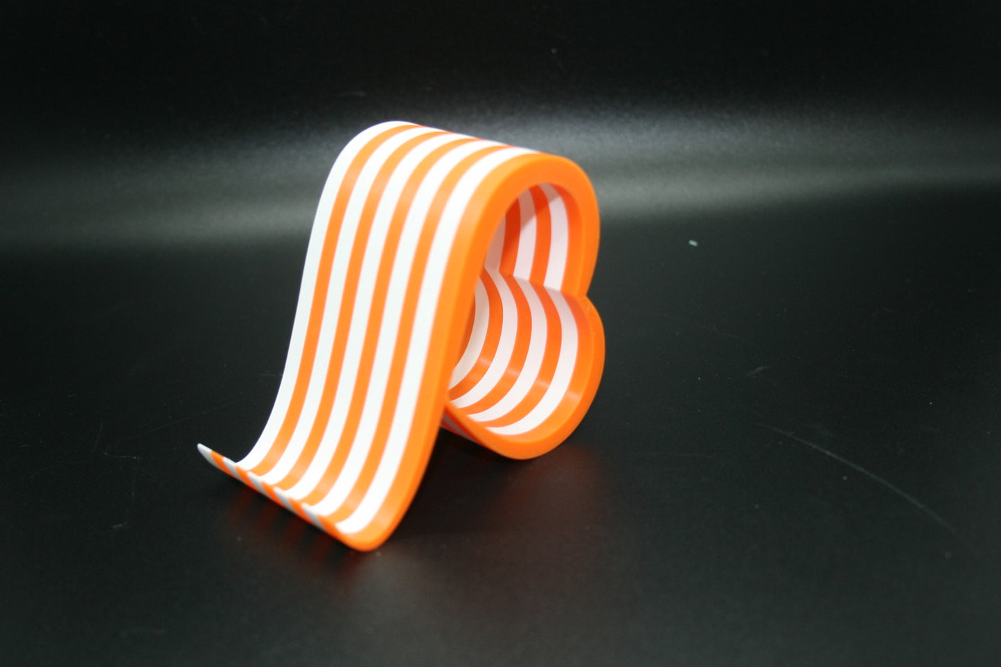 Heart Loop Phone Stand