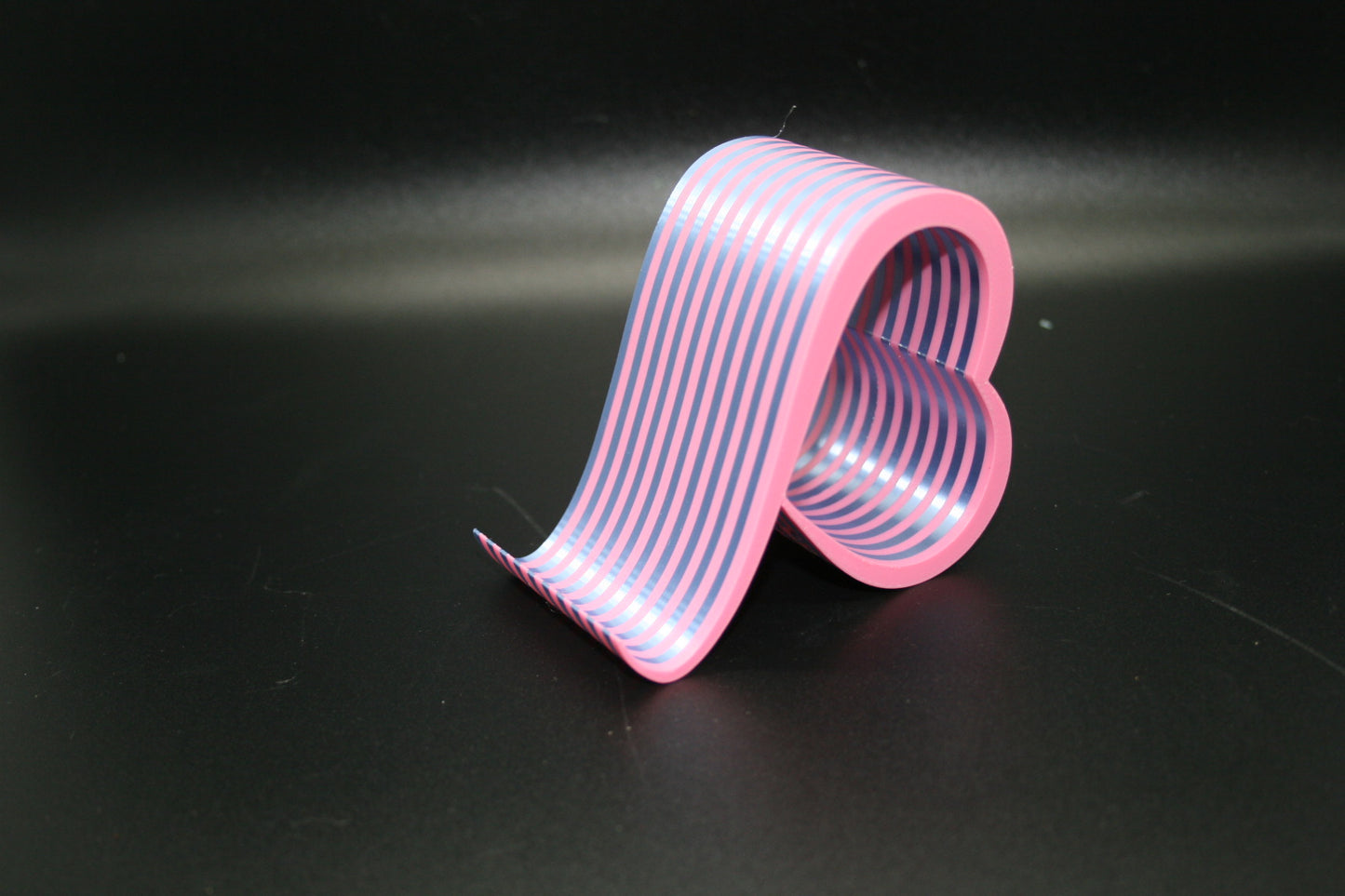 Heart Loop Phone Stand