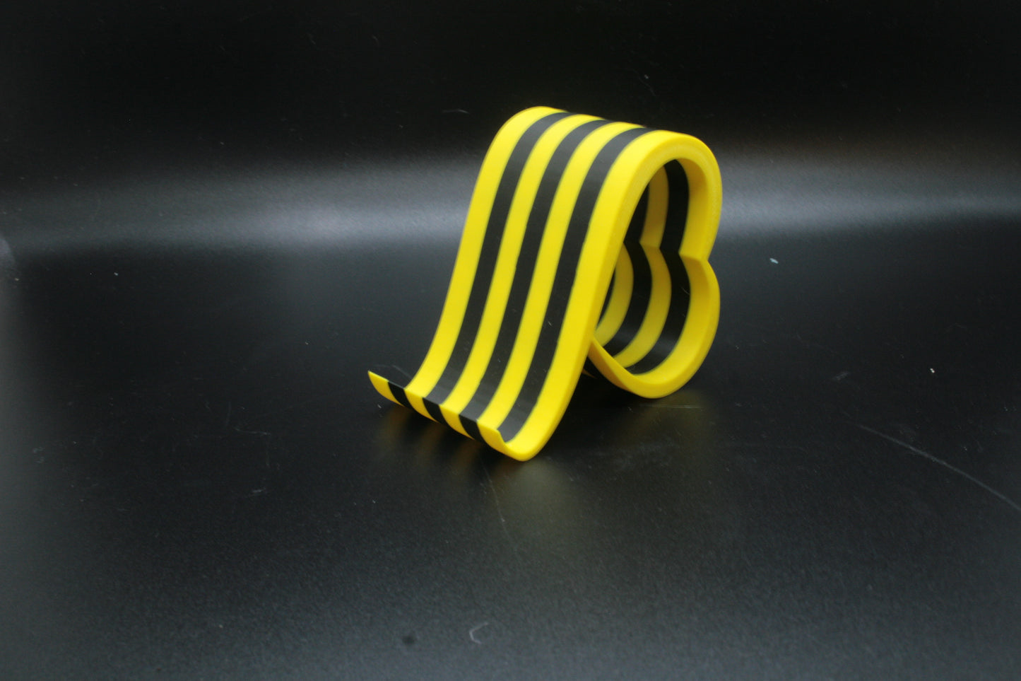 Heart Loop Phone Stand