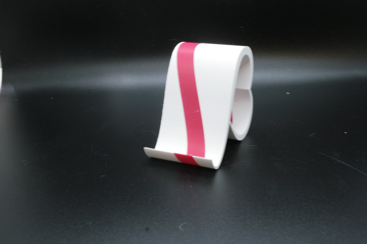 Heart Loop Phone Stand