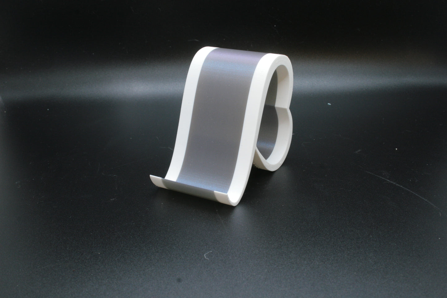 Heart Loop Phone Stand