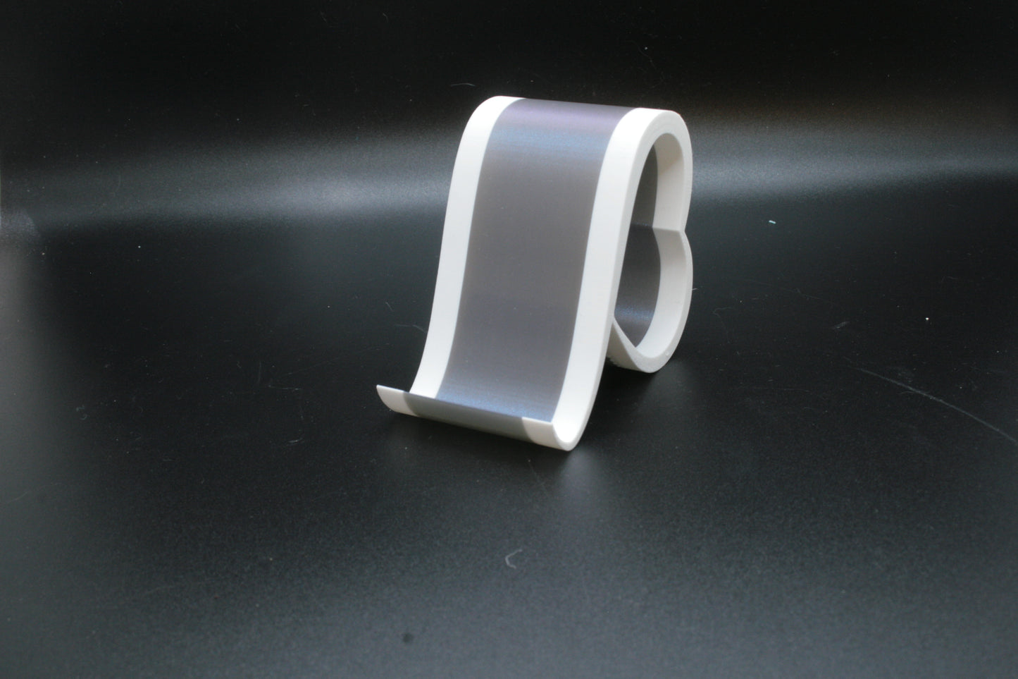 Heart Loop Phone Stand