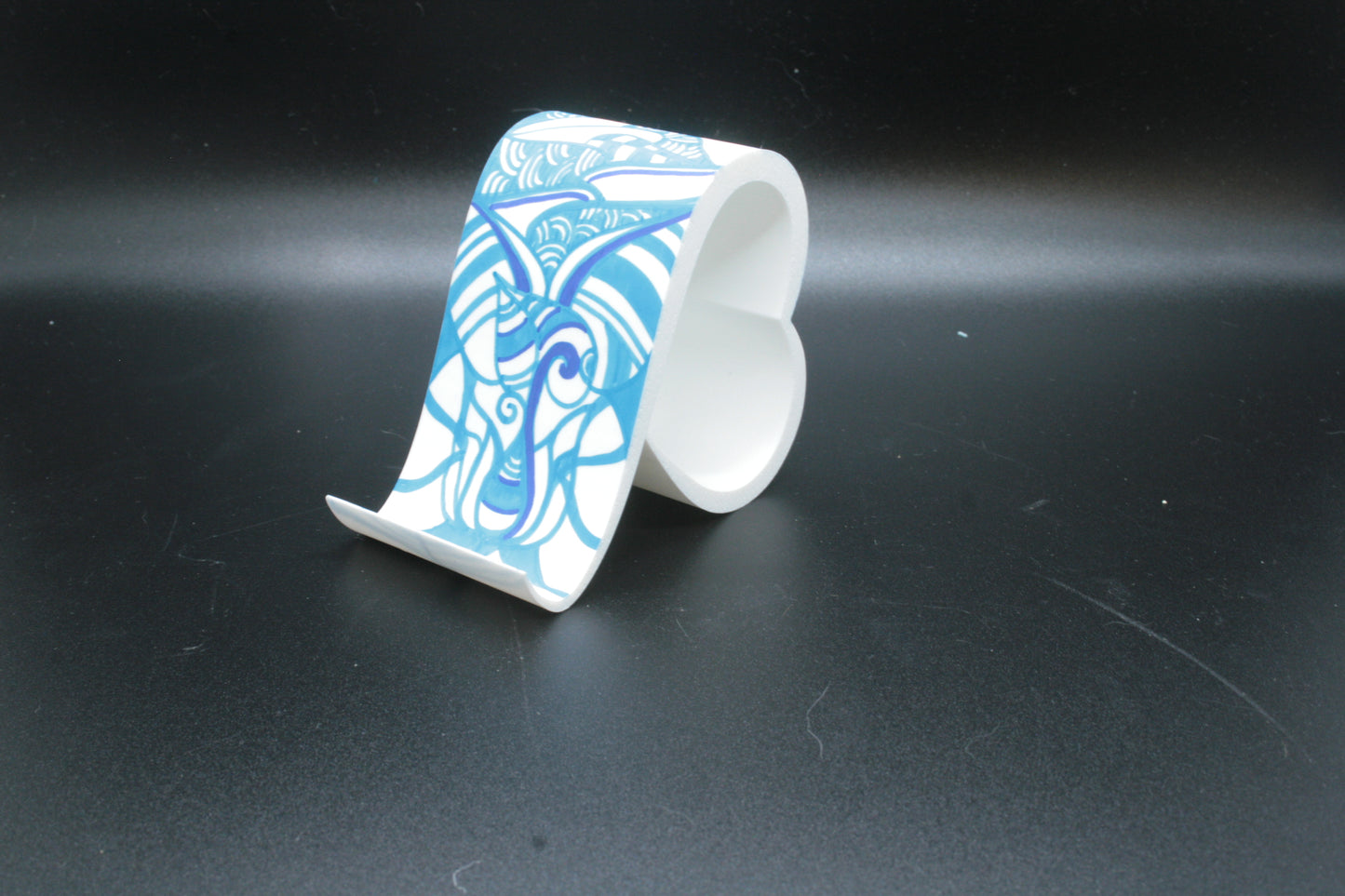 Heart Loop Phone Stand