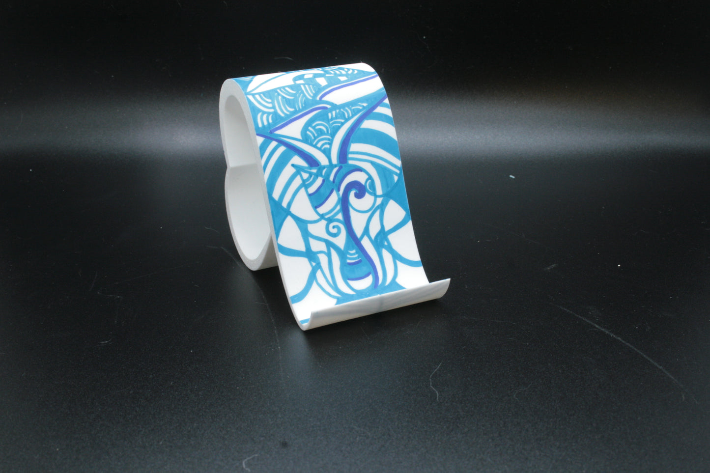 Heart Loop Phone Stand