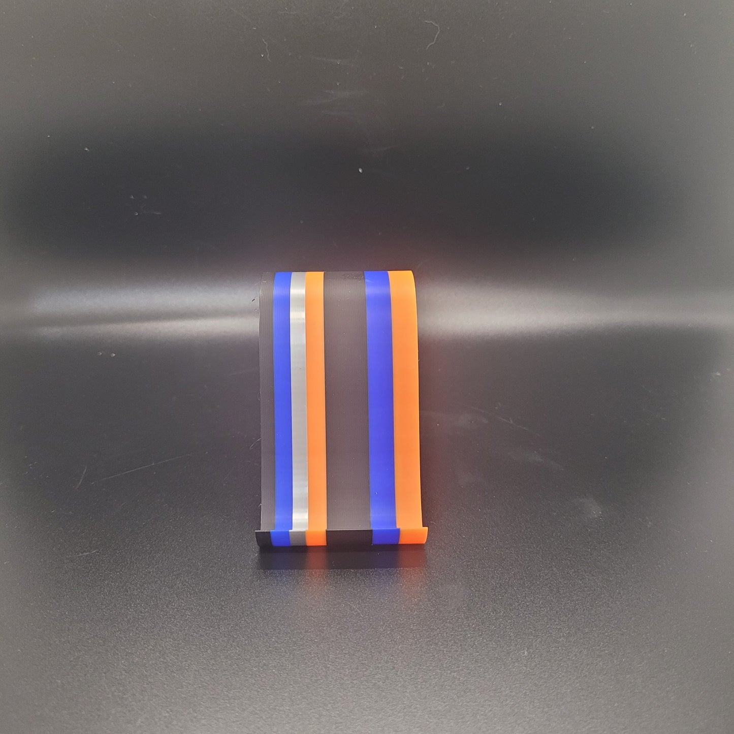 Heart Loop Phone Stand