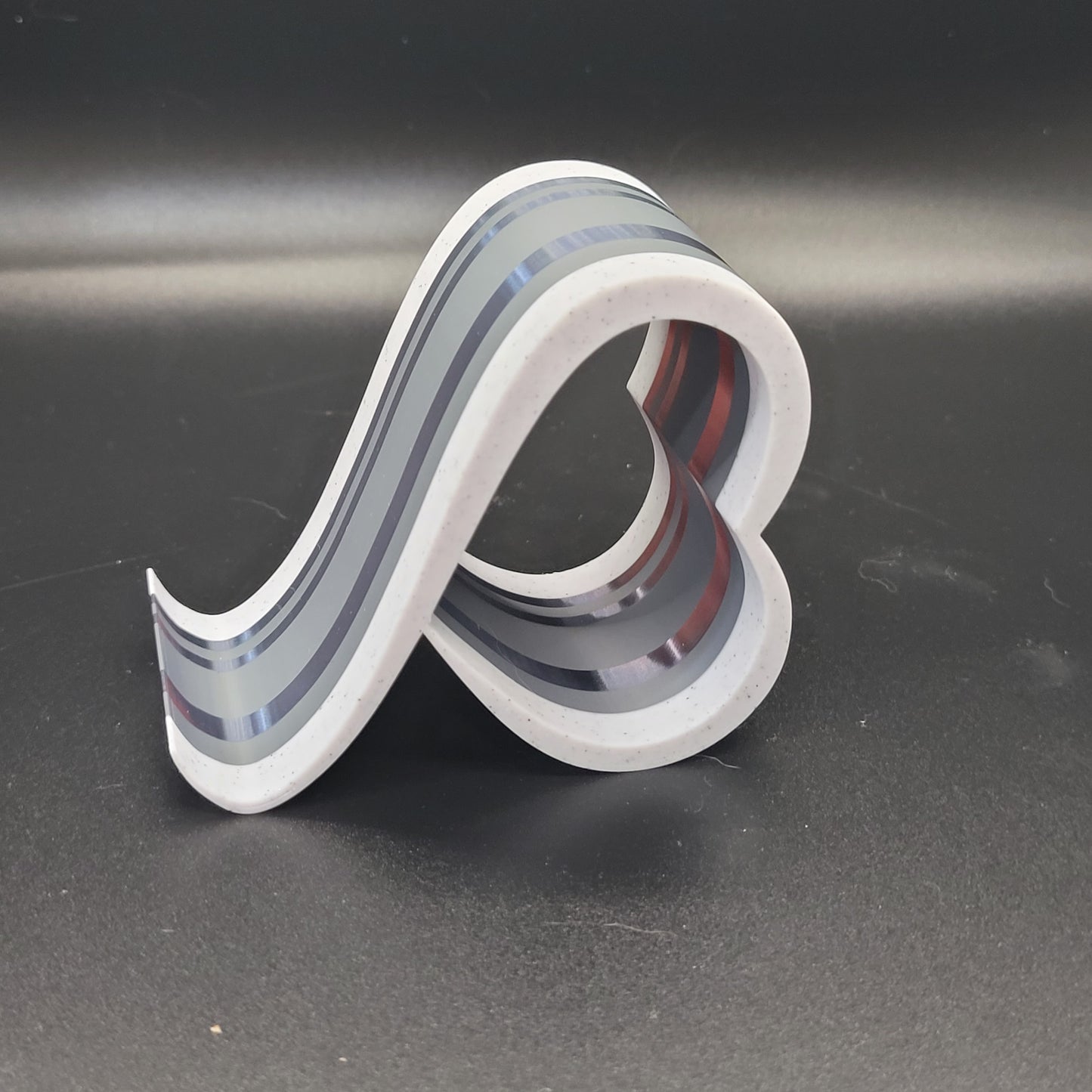 Heart Loop Phone Stand