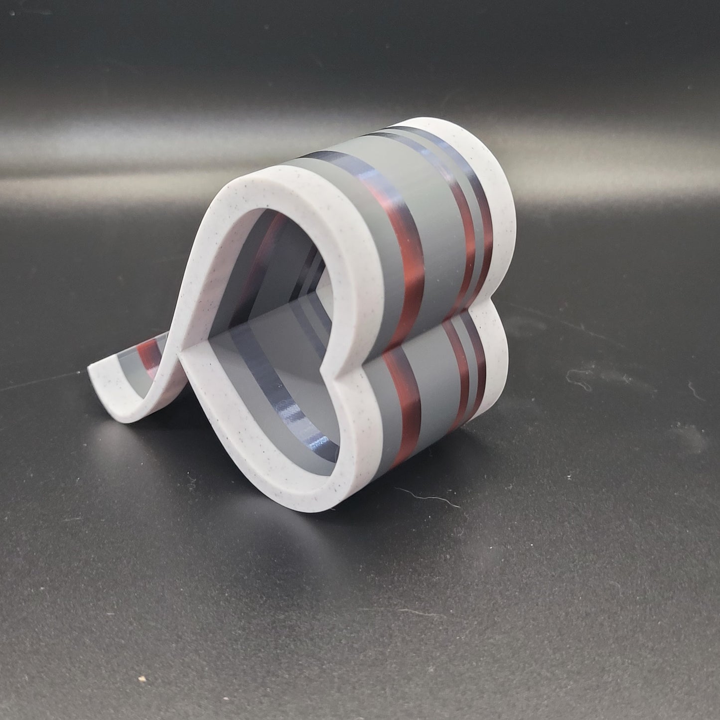 Heart Loop Phone Stand