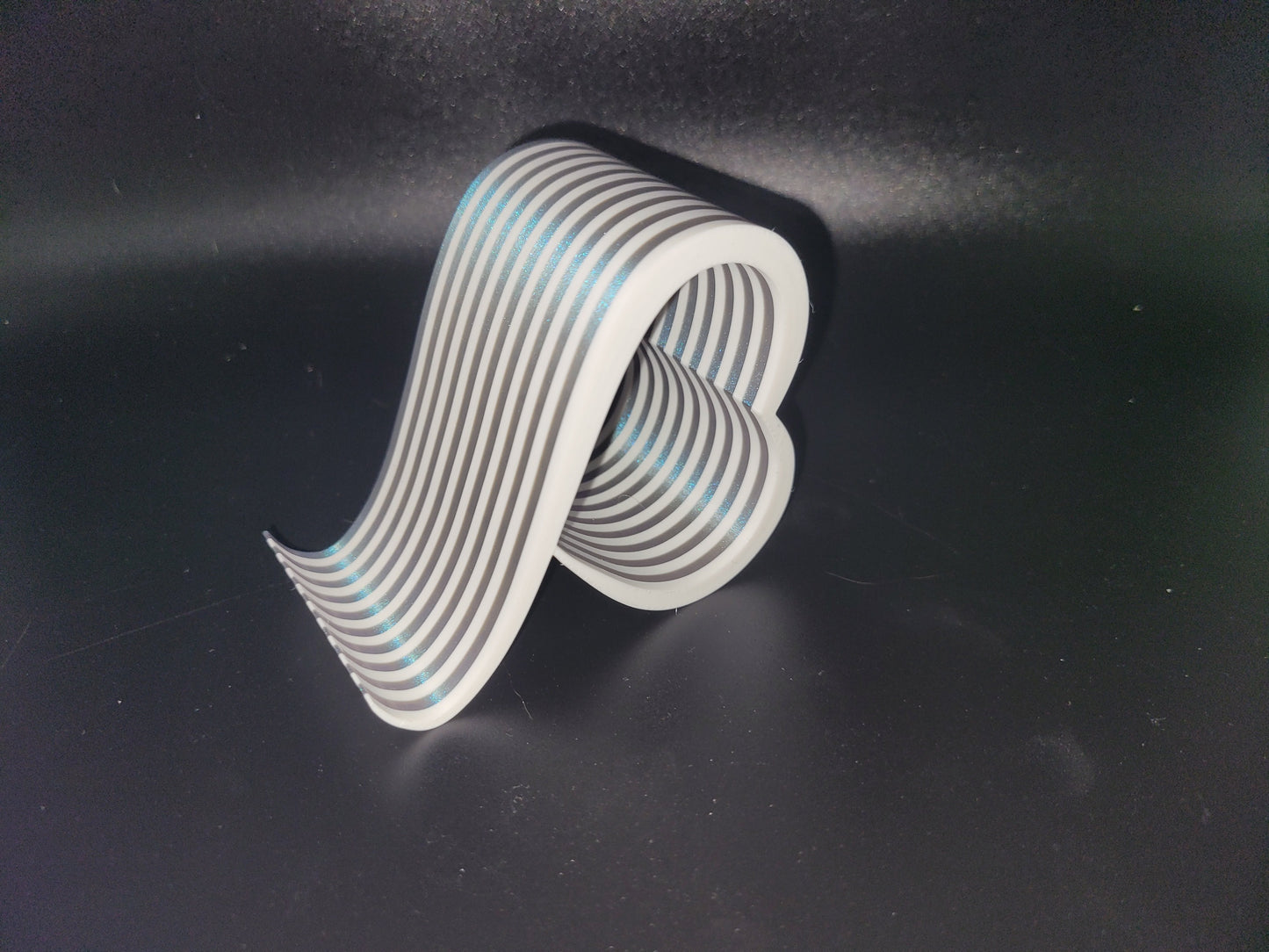 Heart Loop Phone Stand