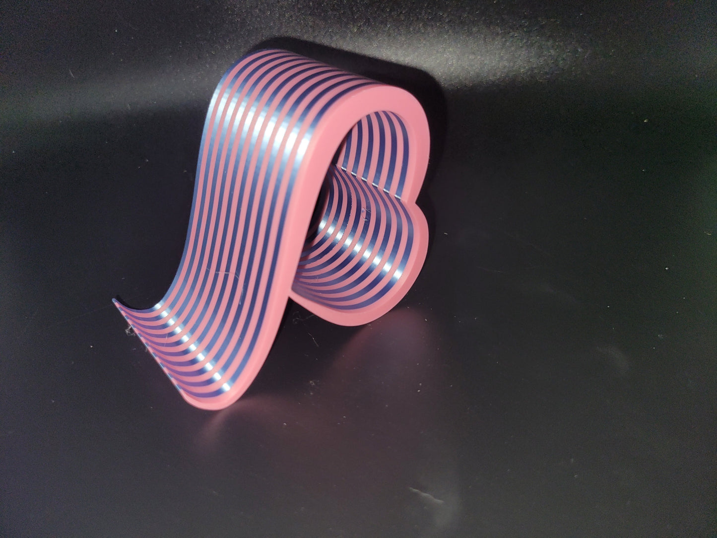 Heart Loop Phone Stand