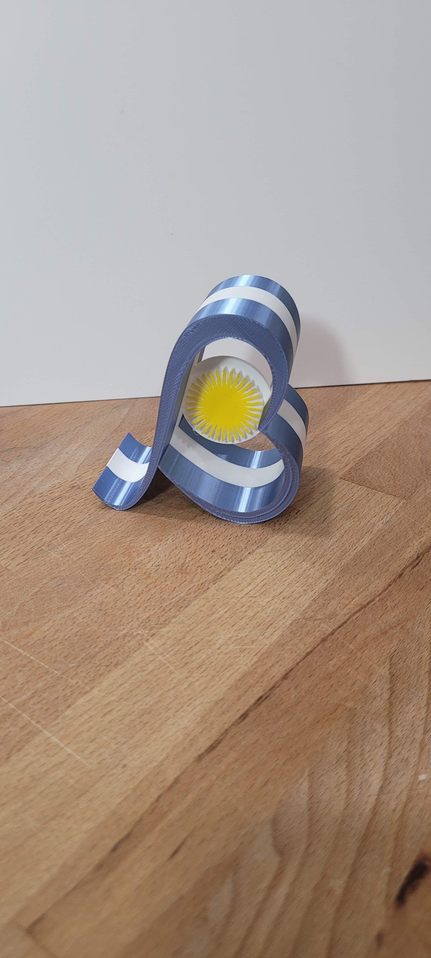 Heart Loop Phone Stand