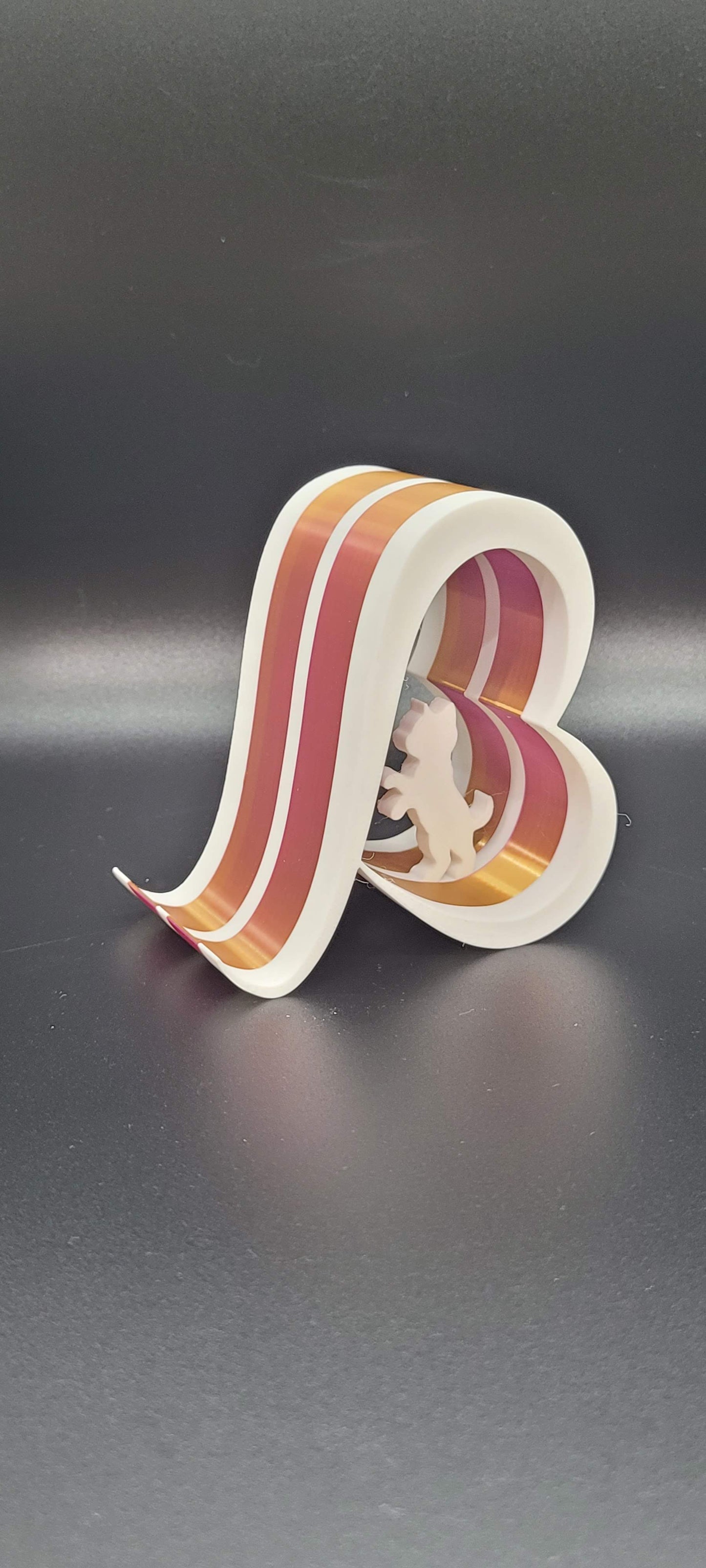 Heart Loop Phone Stand