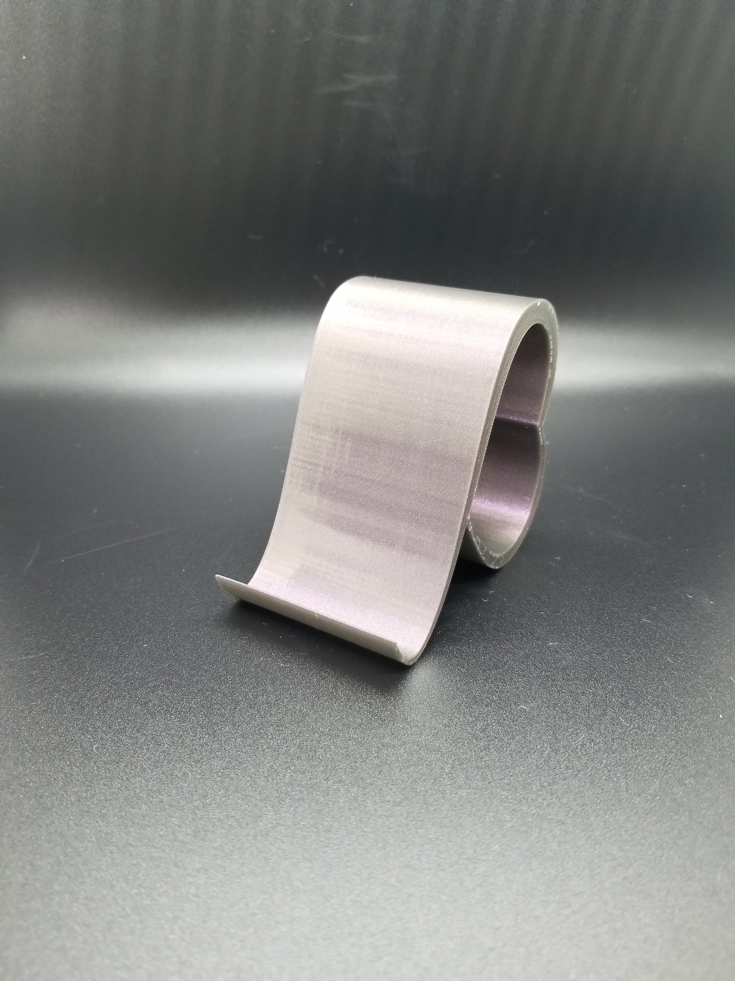 Heart Loop Phone Stand