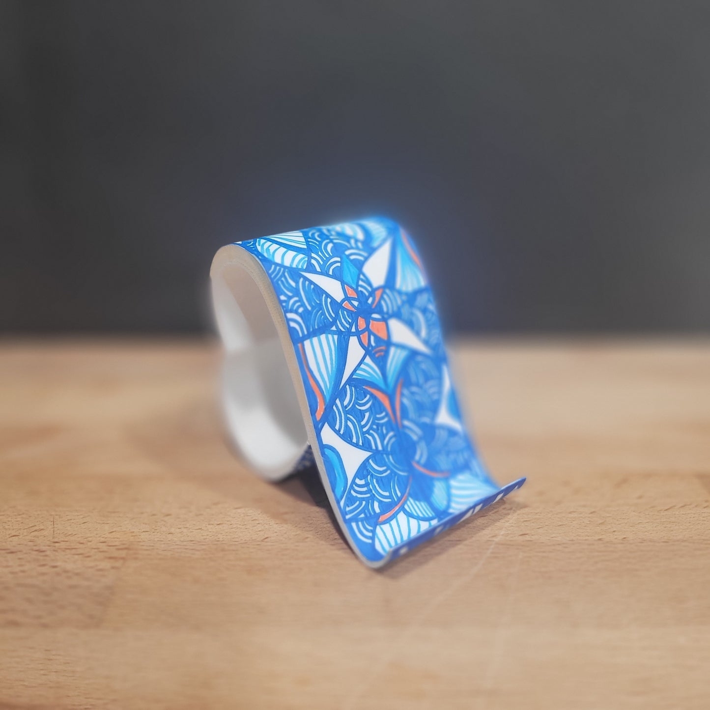 Heart Loop Phone Stand