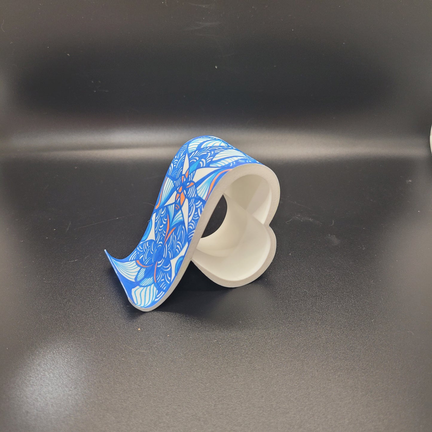 Heart Loop Phone Stand