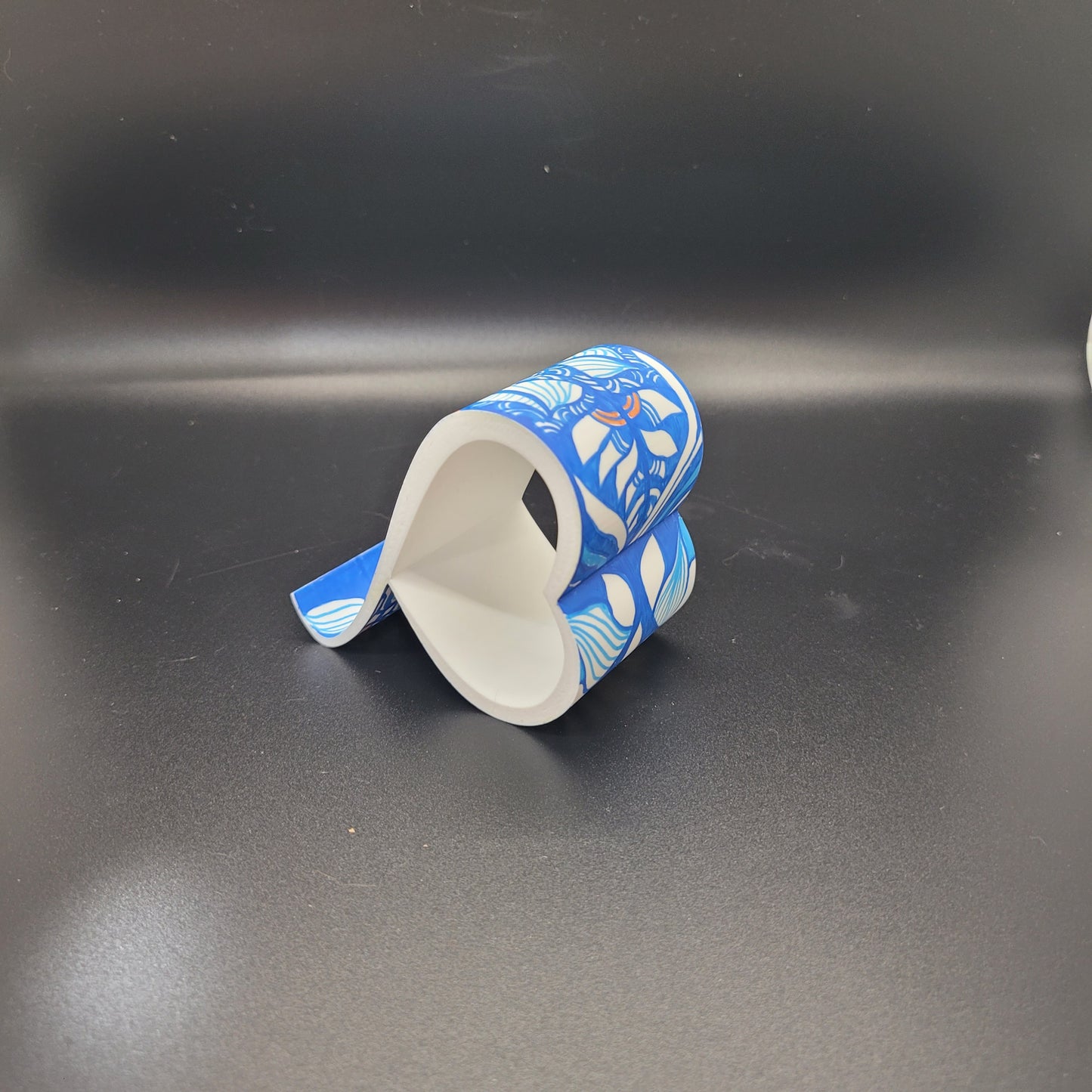 Heart Loop Phone Stand