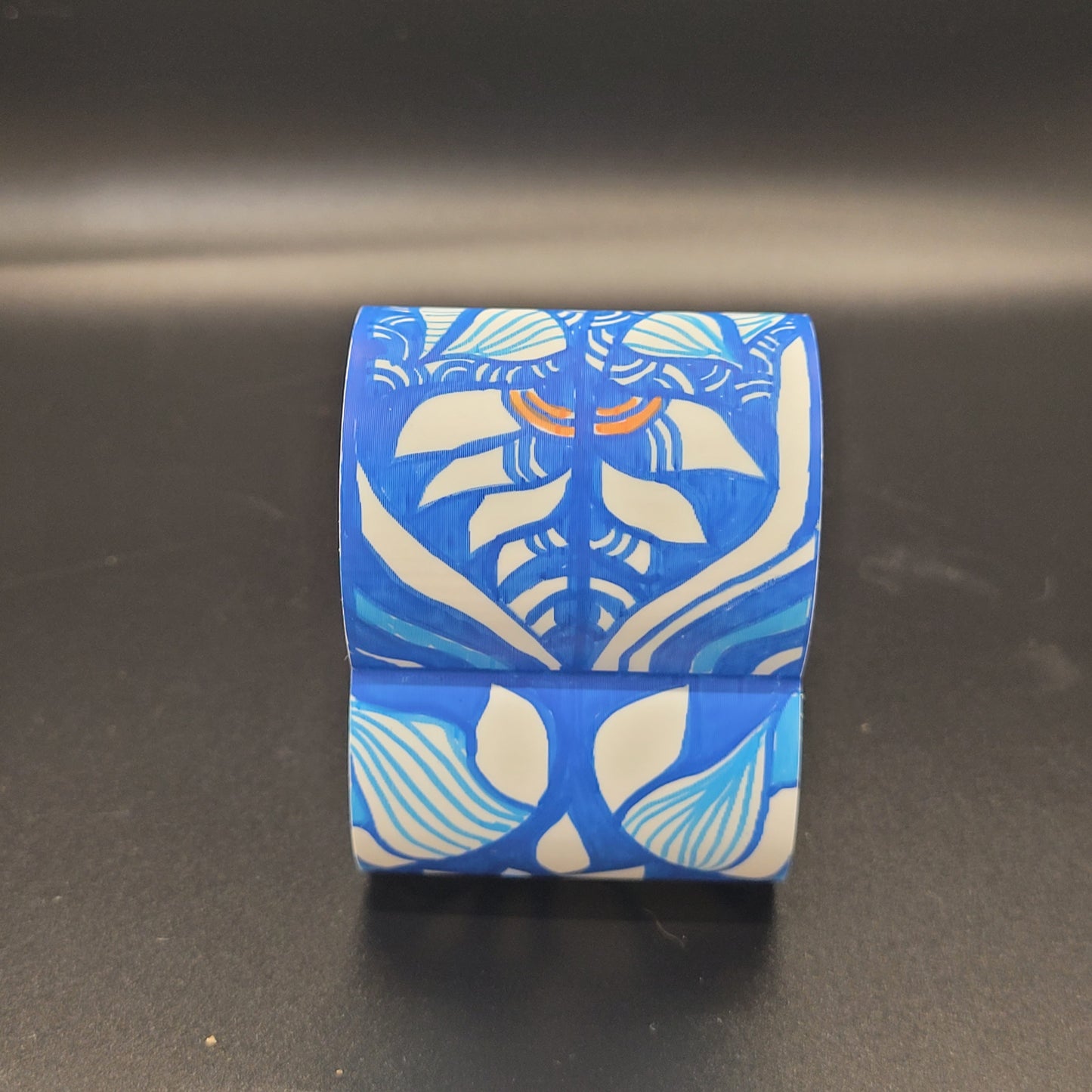 Heart Loop Phone Stand