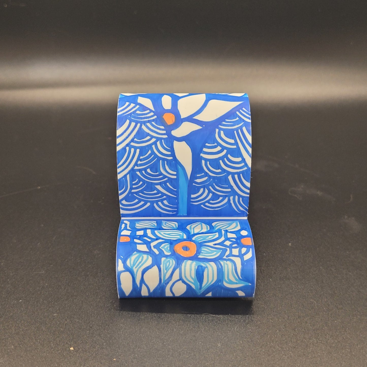 Heart Loop Phone Stand