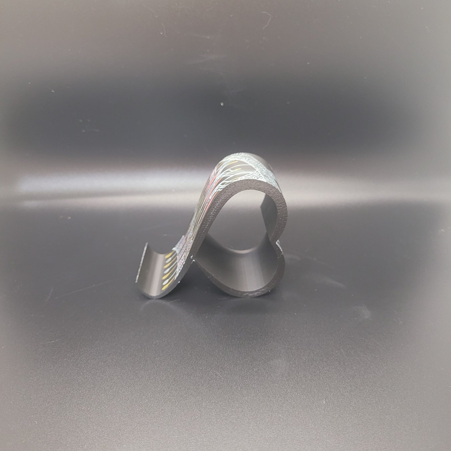 Heart Loop Phone Stand