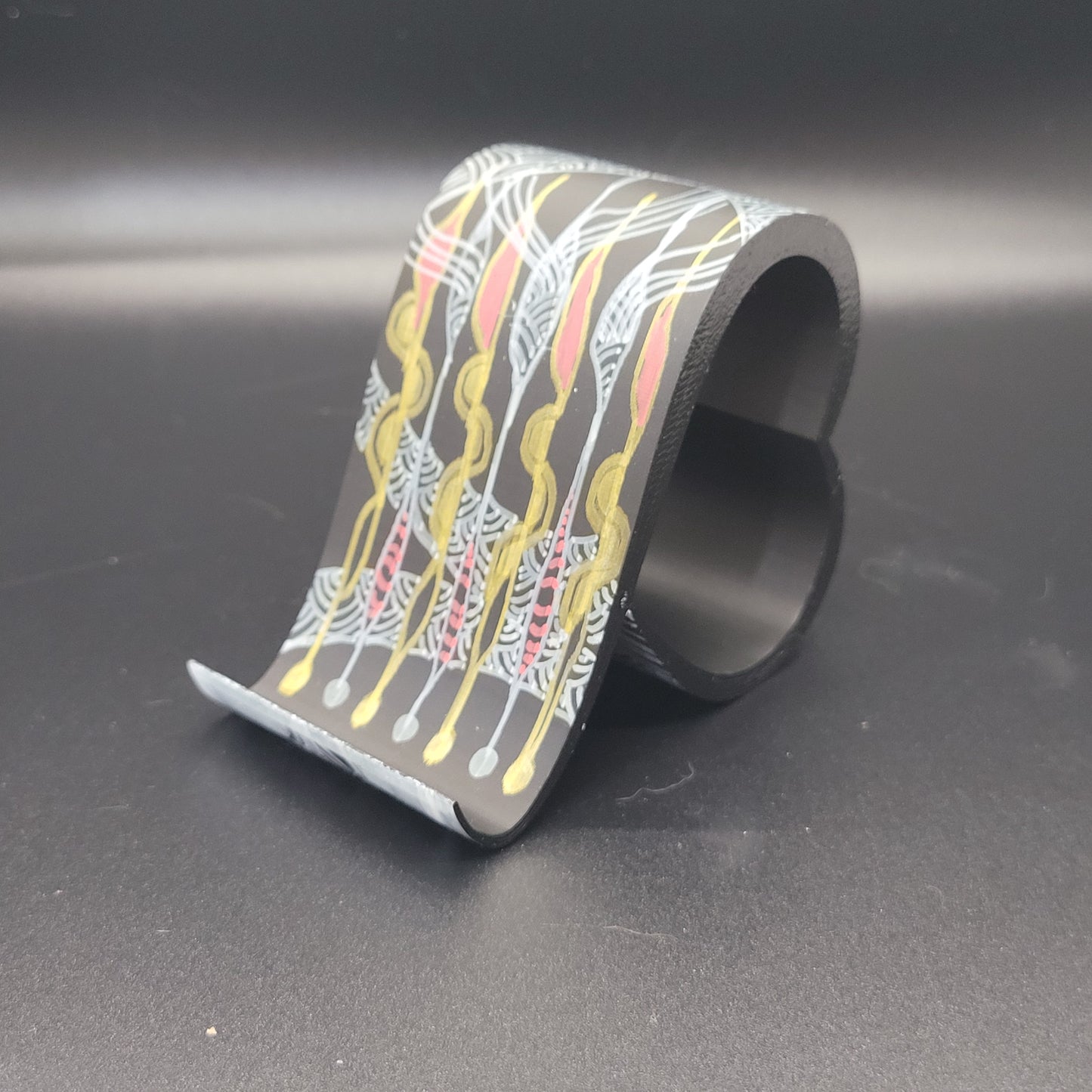 Heart Loop Phone Stand