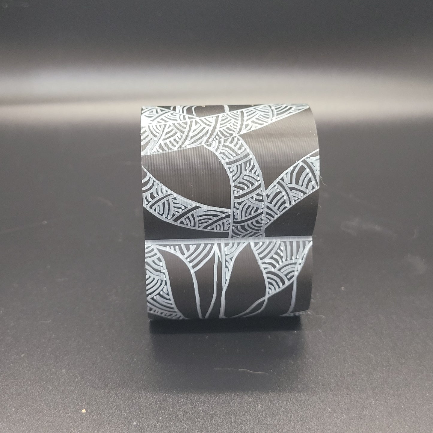 Heart Loop Phone Stand