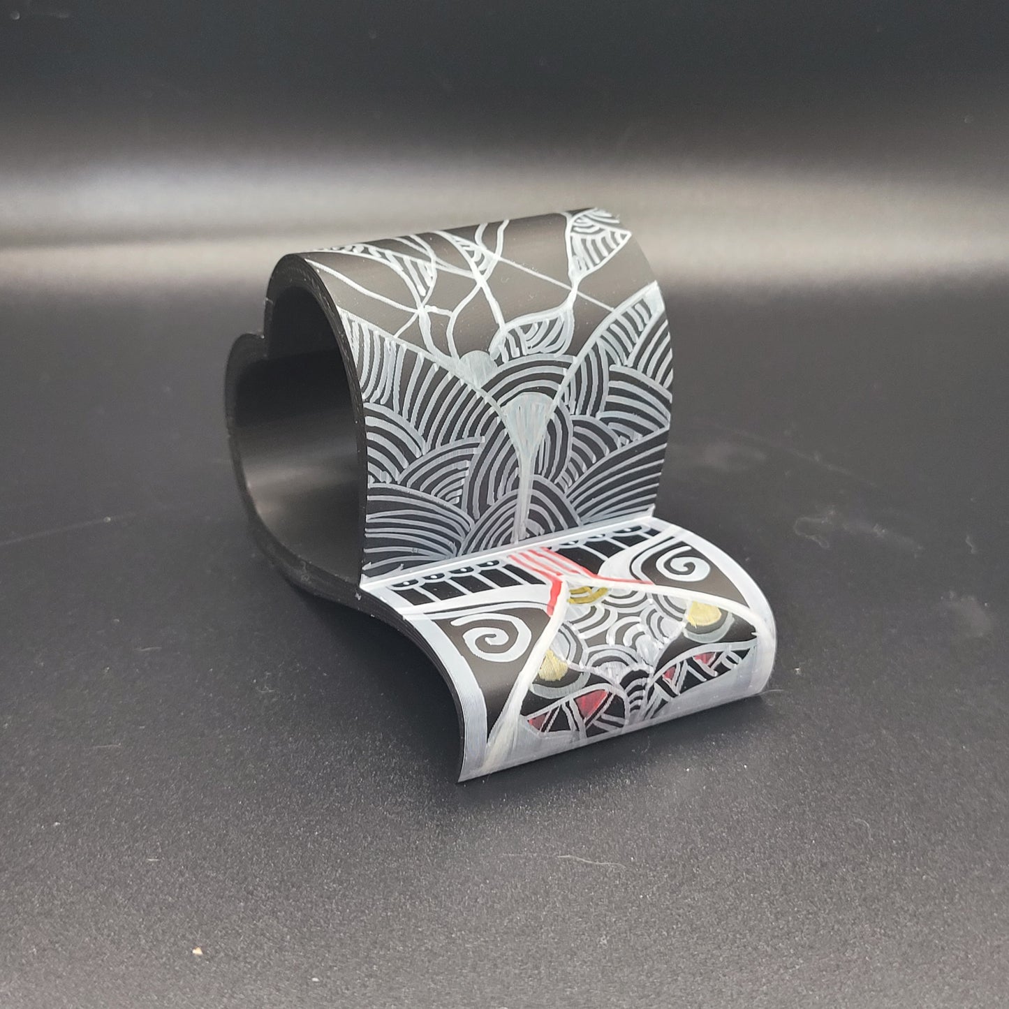 Heart Loop Phone Stand