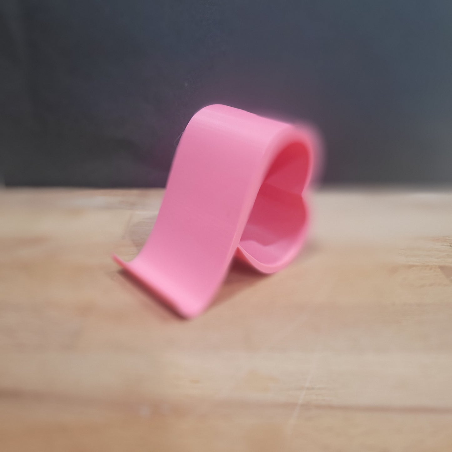 Heart Loop Phone Stand