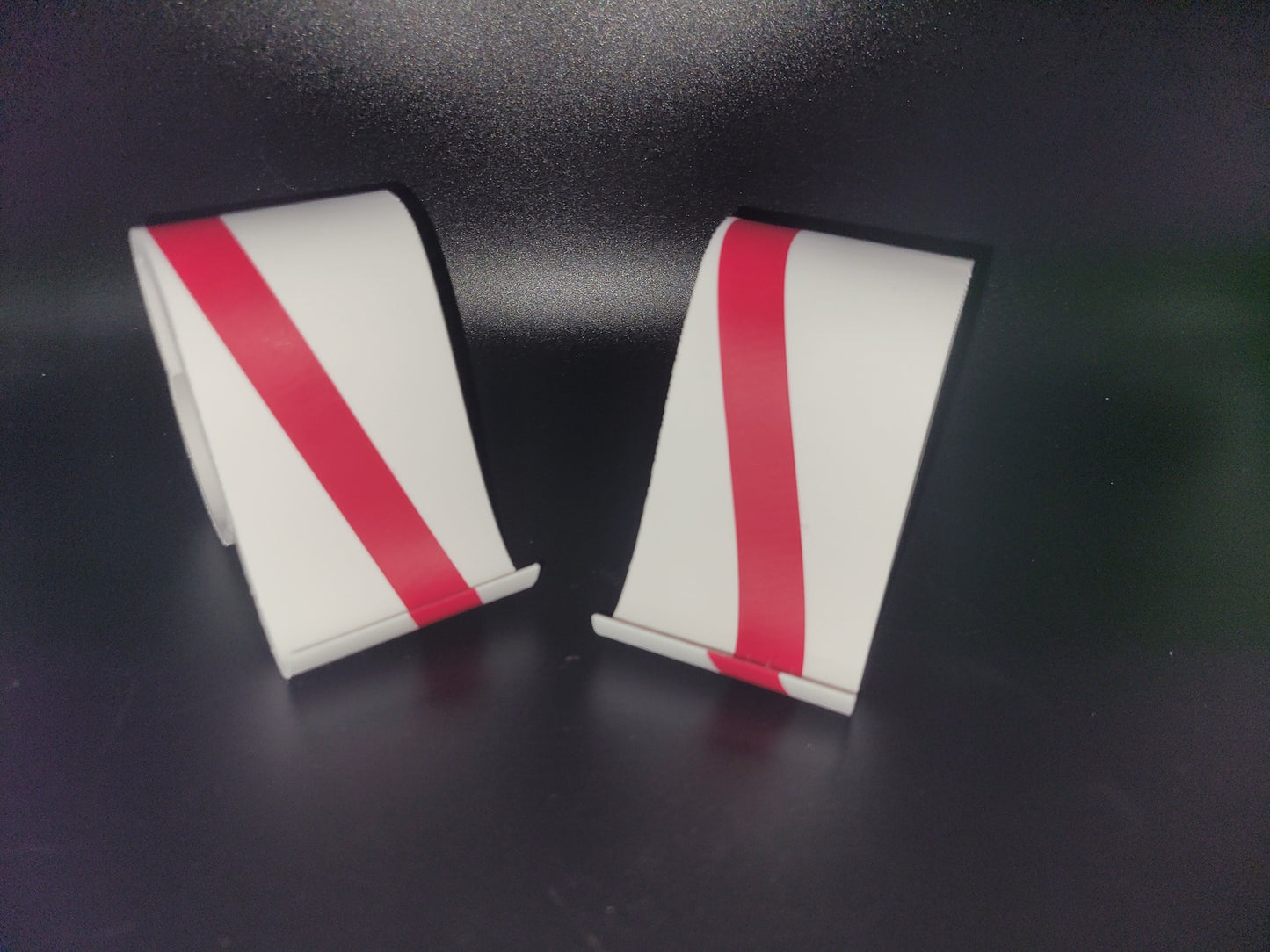 Heart Loop Phone Stand