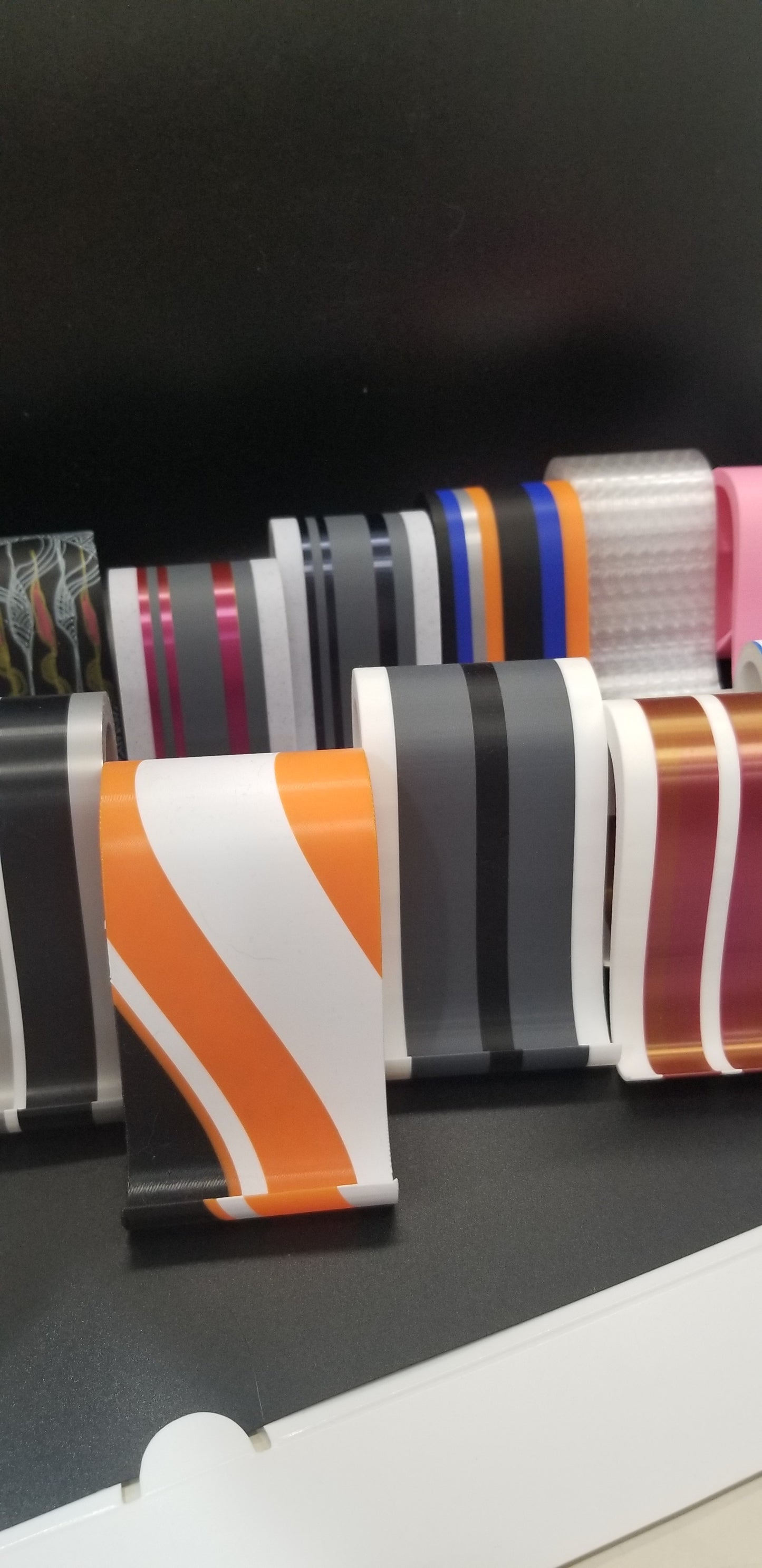 Heart Loop Phone Stand