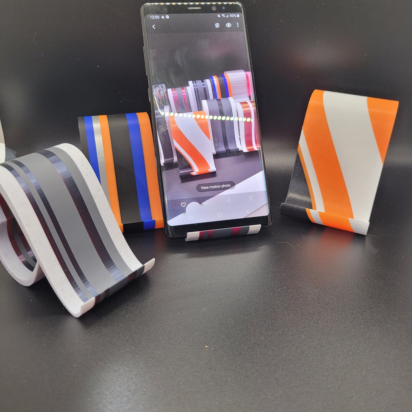 Heart Loop Phone Stand