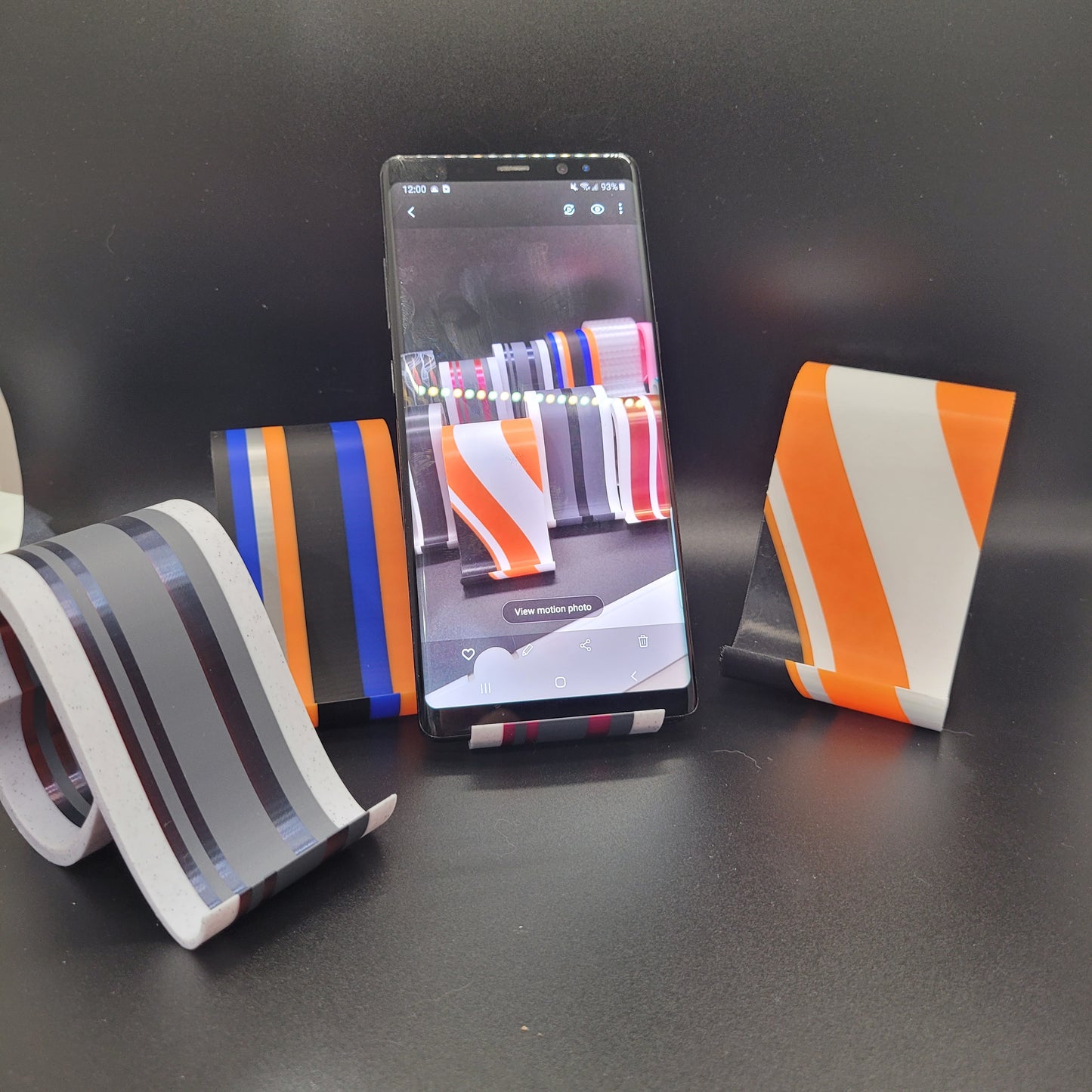 Heart Loop Phone Stand