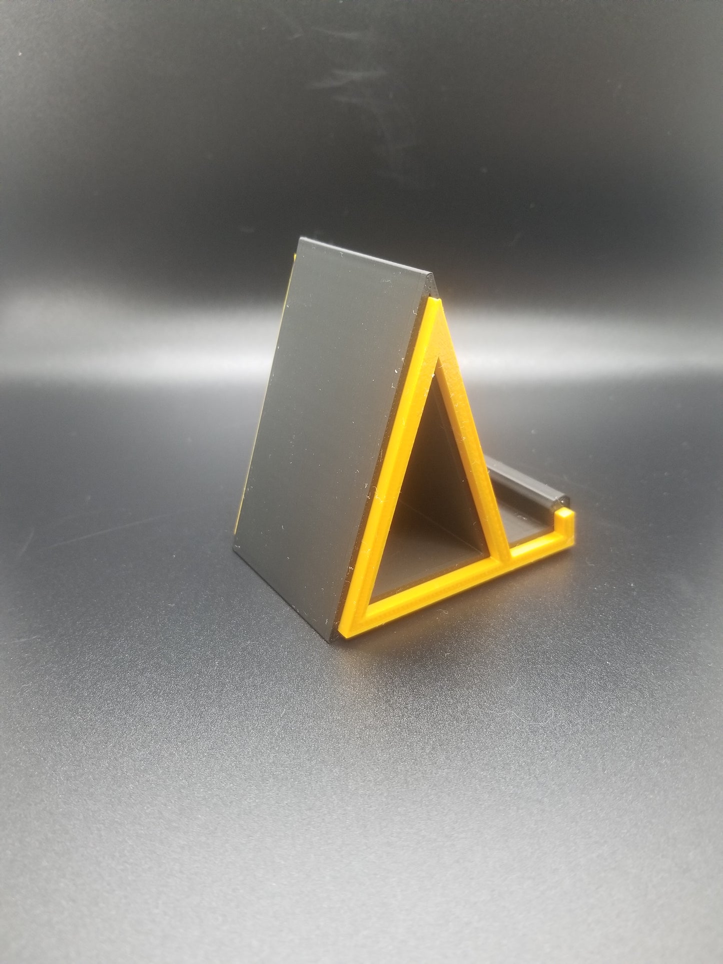 Heart Loop Phone Stand