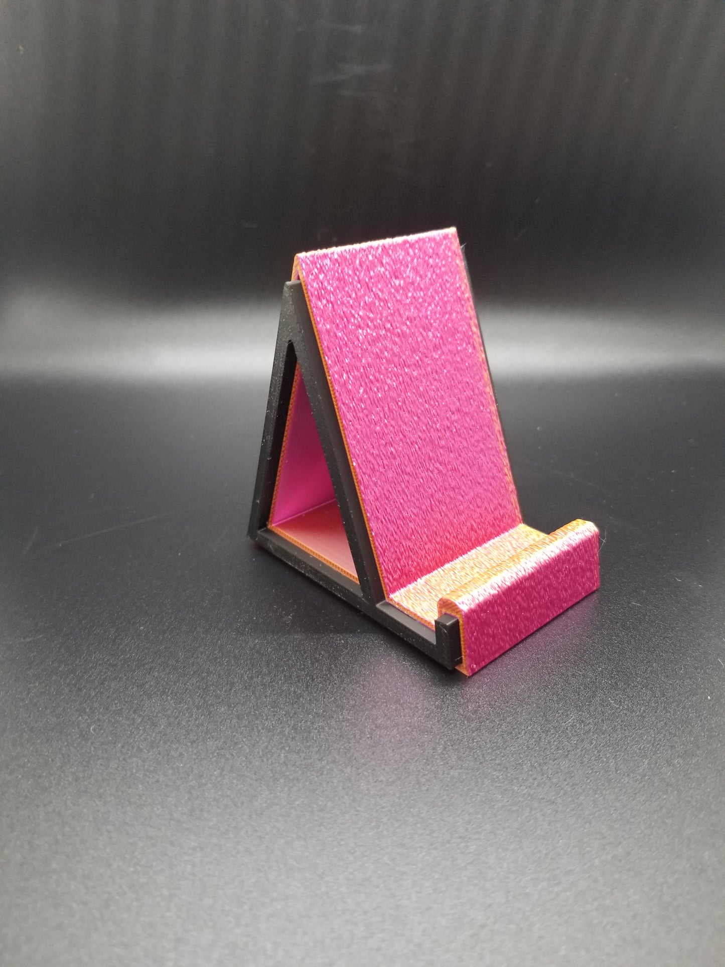 Heart Loop Phone Stand