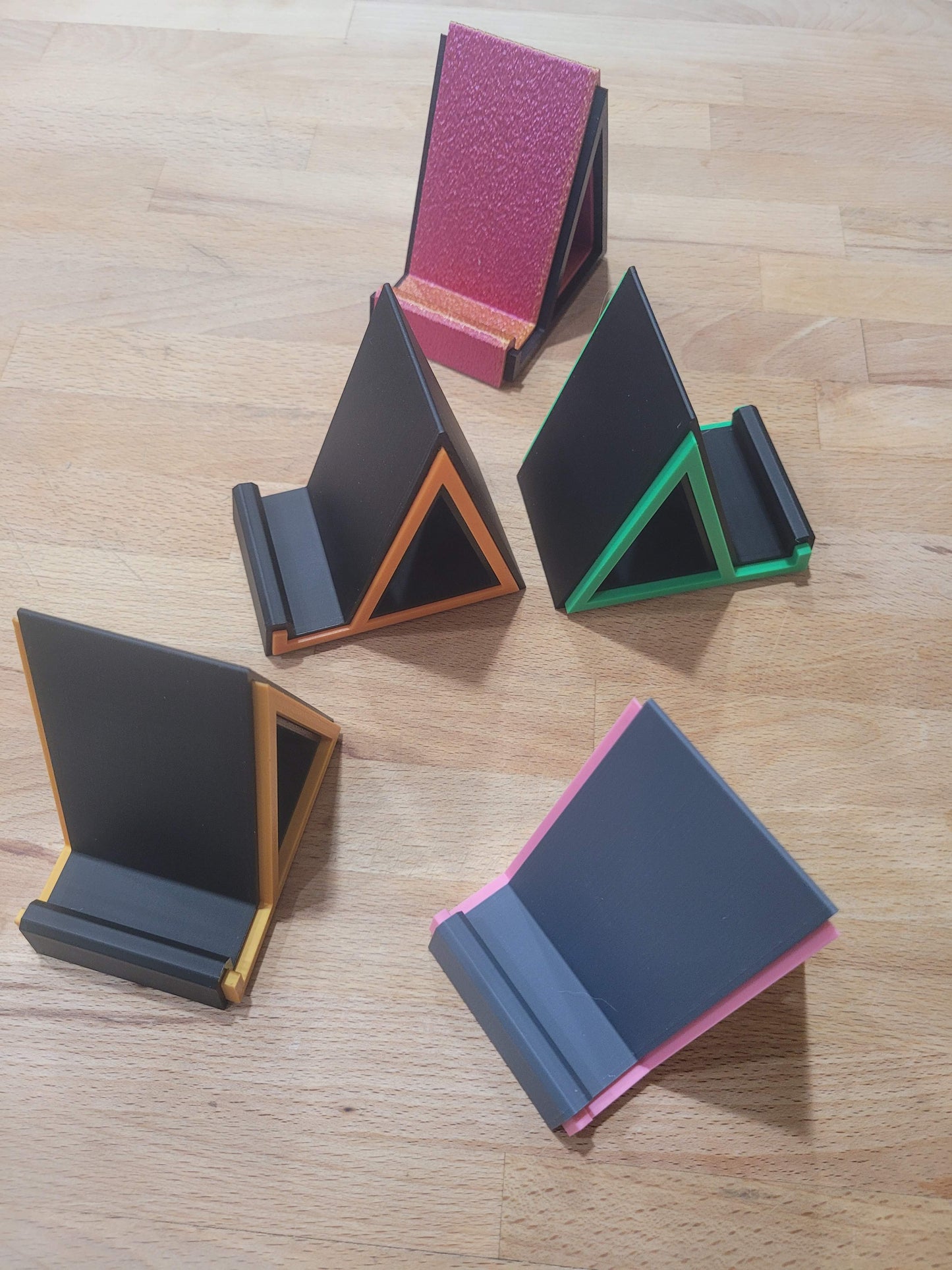 Heart Loop Phone Stand